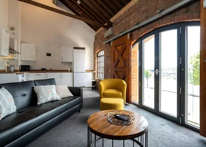 Marina Bliss: Stylish Mezzanine